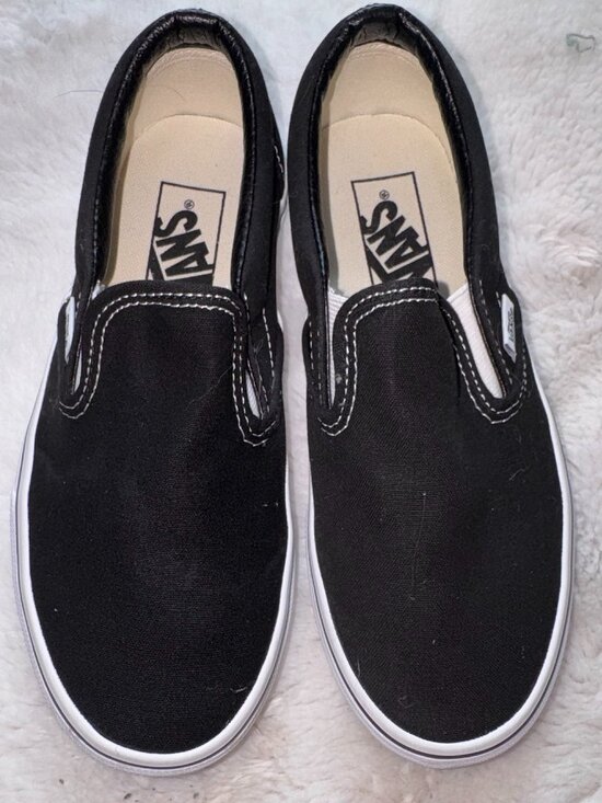 Vans Shoes - Vans Black Slip-On Sneakers — Women’s 5.5 / UK 3 / EU 35